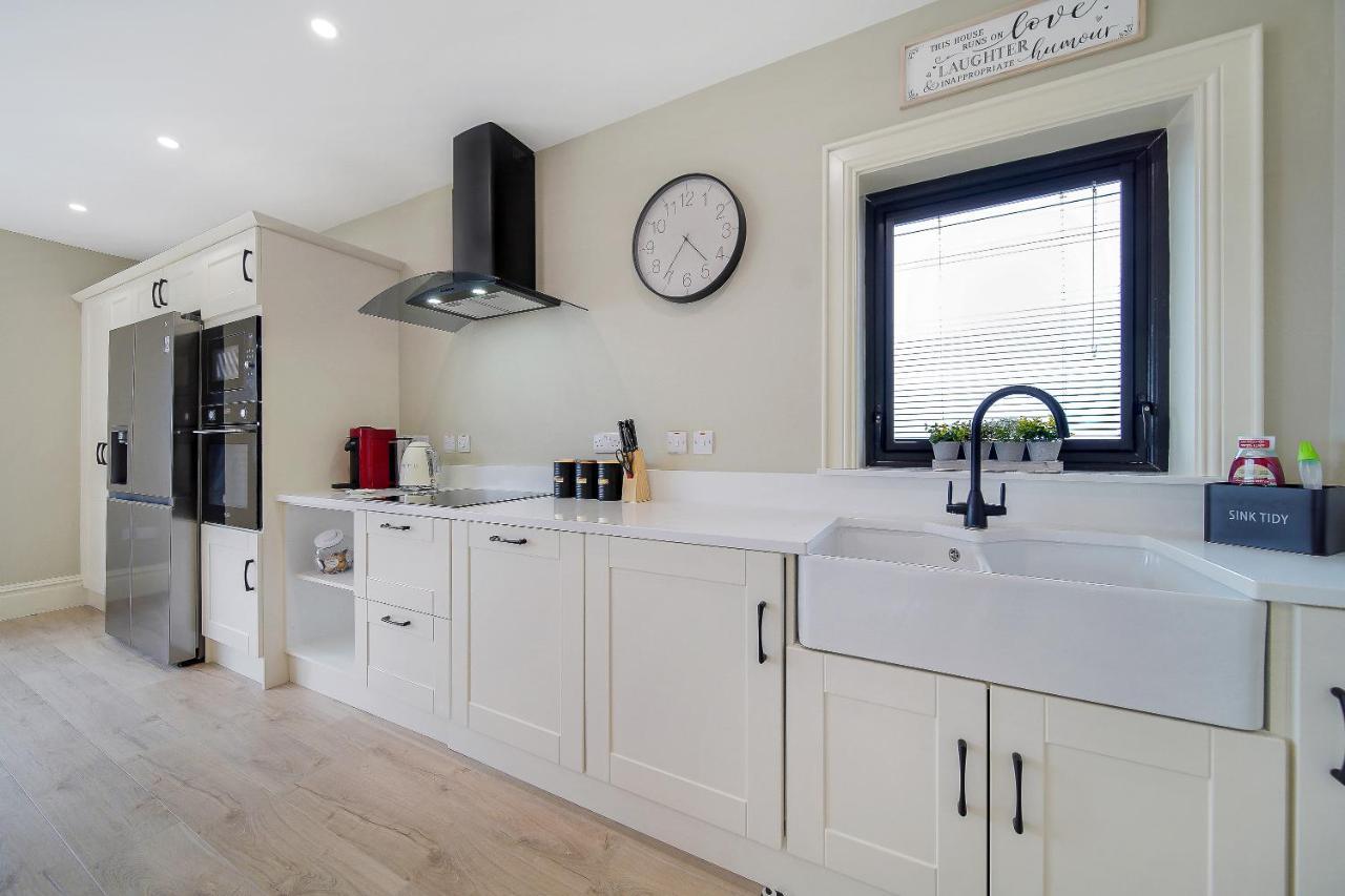 Seaview Lodge Apartment 'Sleeping 4 Guests' Rockstown Esterno foto